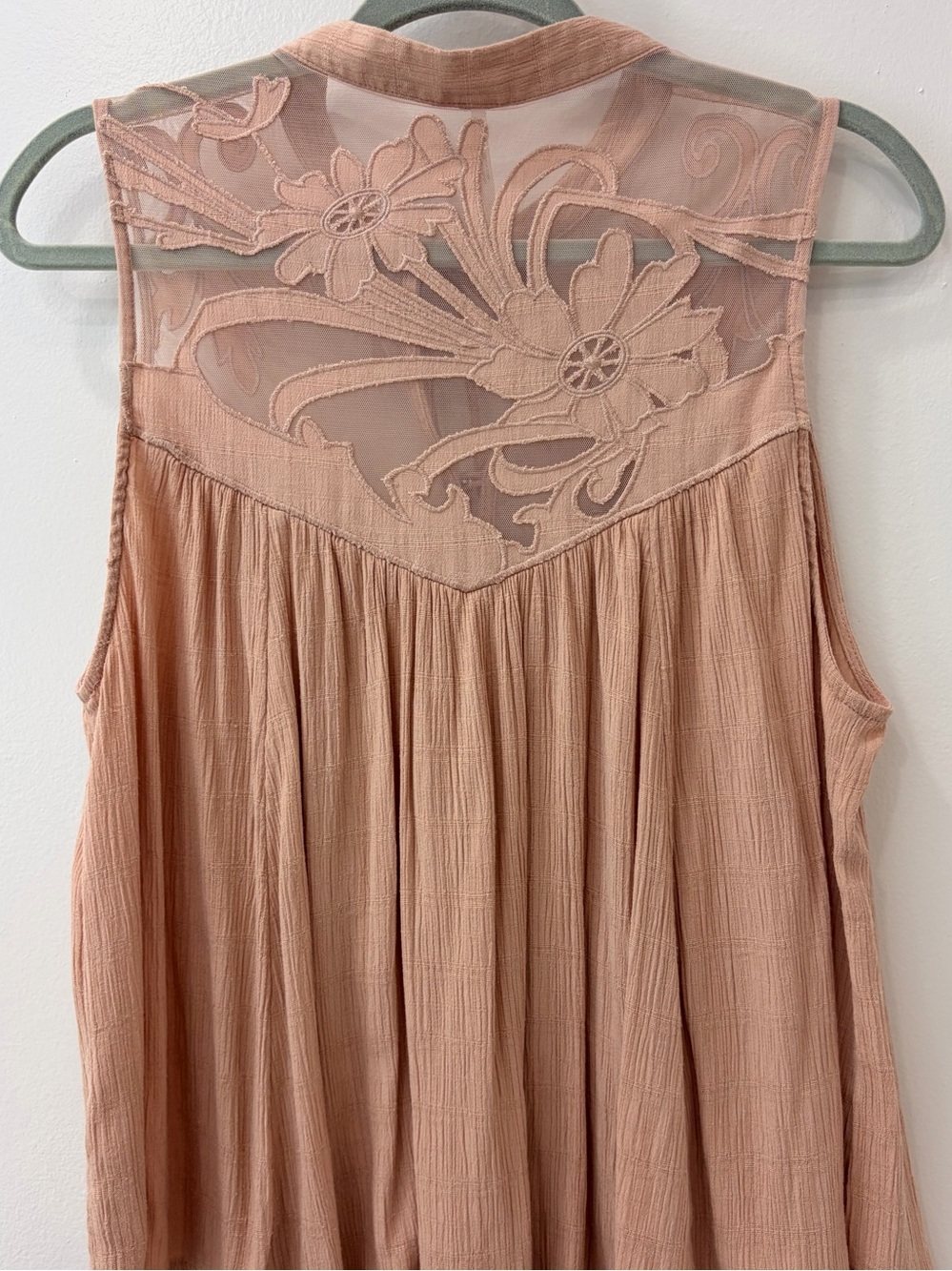 Western Romance Top in Pink
FREE PEOPLE - Picture 4 of 5